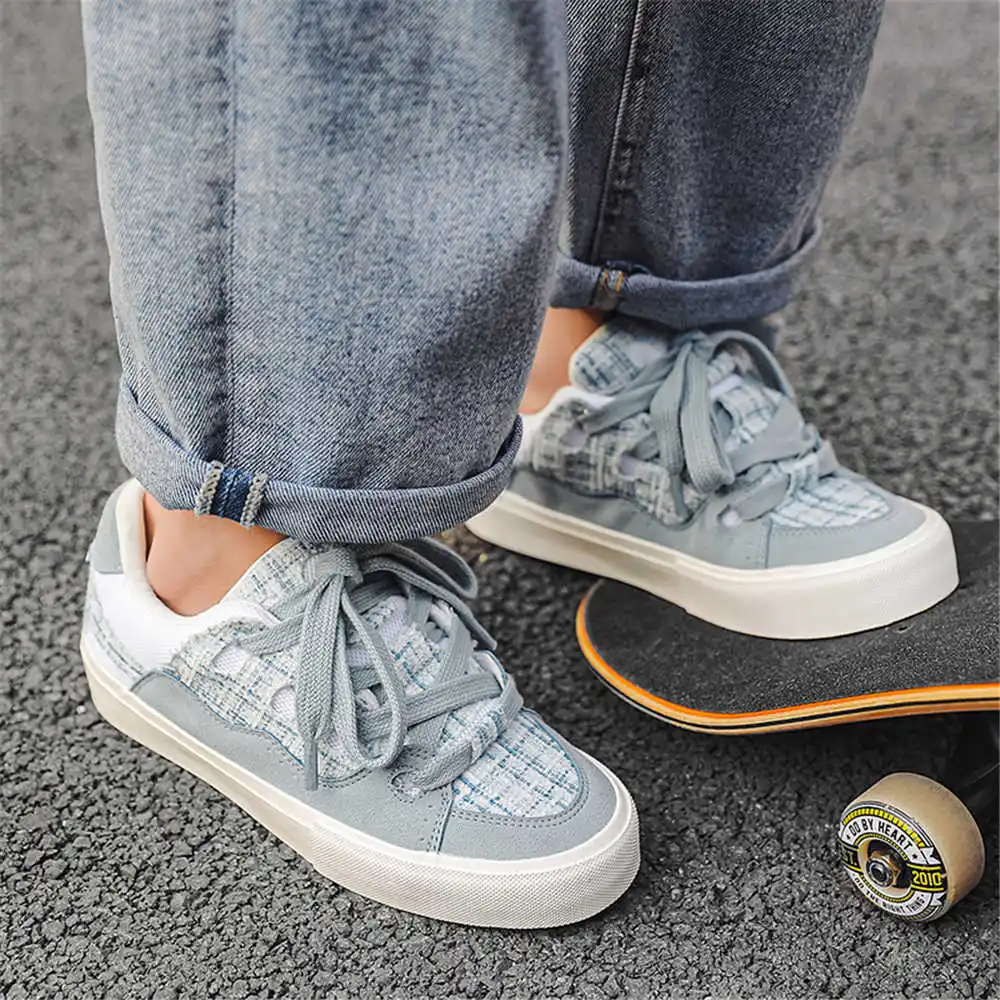 Chaussures d'école Hiphop avec - Quality Men'S Grooming Kit avis et prix